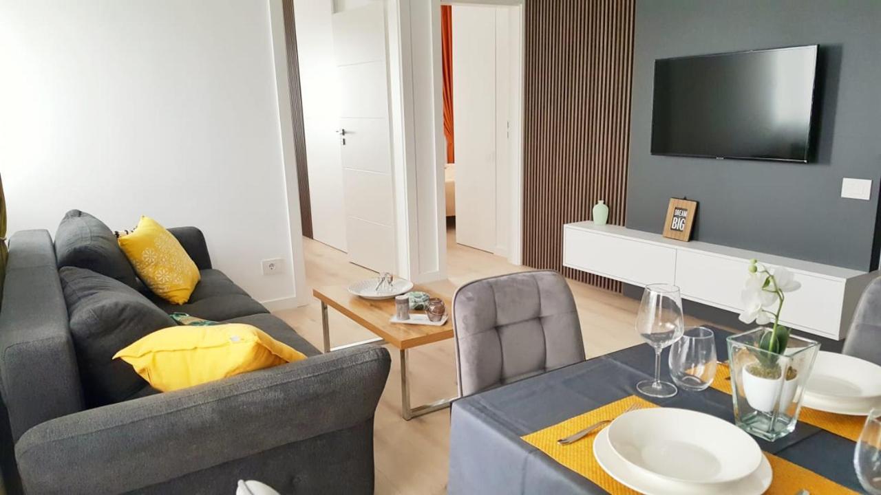 Elias Central Apartment - 2 Bedrooms & Free Parking Oradea Exterior photo