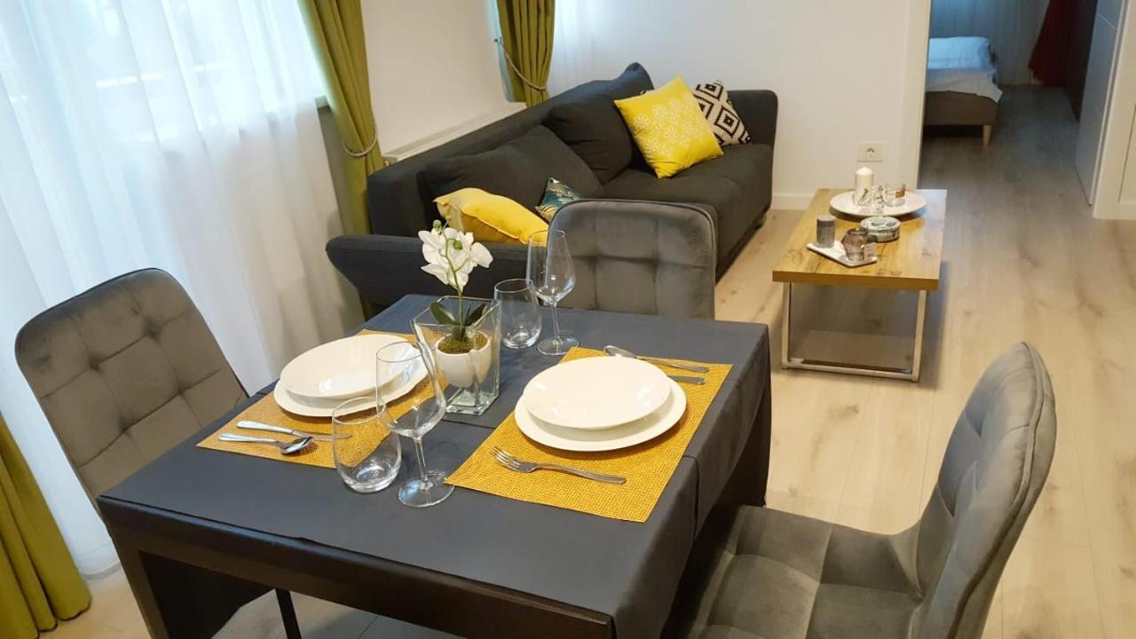 Elias Central Apartment - 2 Bedrooms & Free Parking Oradea Exterior photo