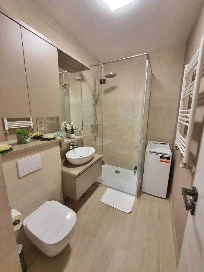 Elias Central Apartment - 2 Bedrooms & Free Parking Oradea Exterior photo